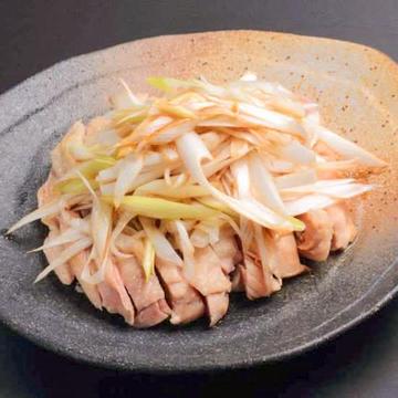 蒸し鶏の醤油だれ
