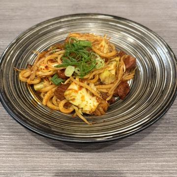 ピリ辛牛すじ焼きうどん