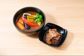 コトコト煮込んだ自家製牛すじスープカレー