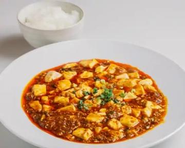 4. 自家製旨辛麻婆豆腐定食(ご飯は別盛りHouse-Made Spicy Mapo Tofu Set (Served Separately)