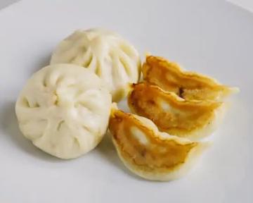 9. おすすめ点心セット(焼き餃子+肉まん)/ Gyoza ＆ Pork Bun Combo Set