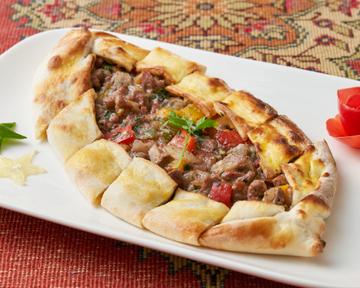 ラム肉ピザKubal Pide
