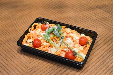 宮城県産フルーツトマトとモッツアレラチーズのトマトパスタ Tomato sauce spaghetti with mozzarellacheese