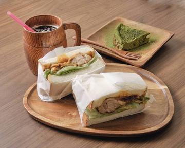チキンサンドドリンクデザートセット