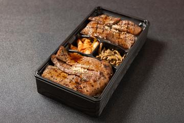 《黒毛和牛》50%肉増しカルビ＆ロース弁当
