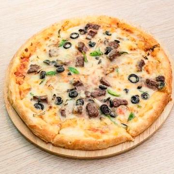 ビーフシュプリームピザ Beef pizza