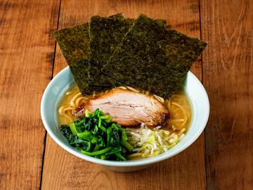 ほうれん草ラーメン(チャーシュー1枚・薬味ネギ・ホウレン草2倍・ノリ3枚)