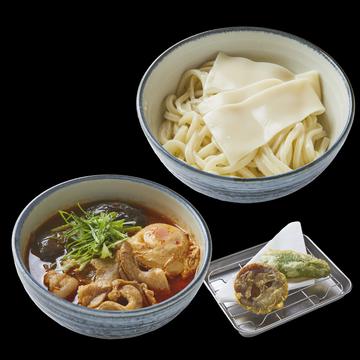 季節の天ぷら辛たまご肉汁うどん