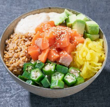 サーモンとアボカドのネバトロ丼【SaANB】