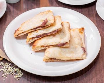 あんこナン Sweet Bean Naan