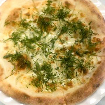 しらすと大葉のチーズピザ