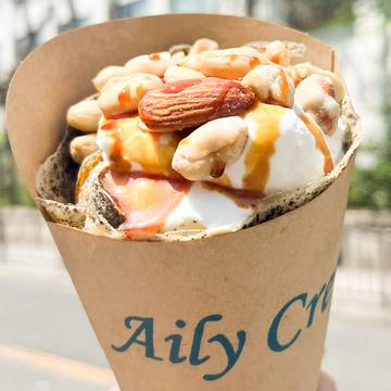 ナッツと紅茶のクレープ