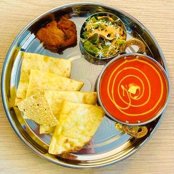 バターチキンチーズナンセットbutter chicken  cheej naan set