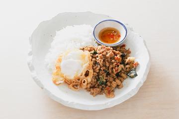 【人気No.1】カオ・パッ・ガパオ KHAO PAD GAPAO 