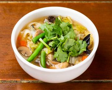 野菜刀削麺 Vegetable Cut Noodles