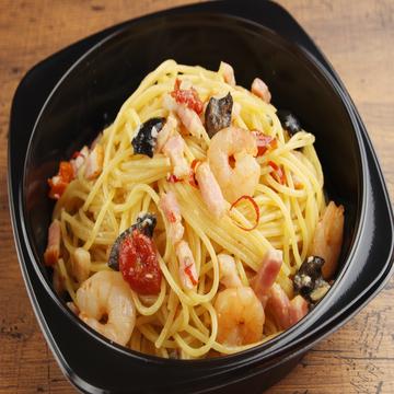 海老とベーコンのペペロンチーノ