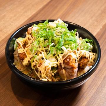 ネギマヨ唐揚げ丼