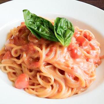 トマトチーズパスタ