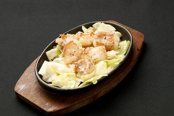 白の牛ホルモン鉄板焼き(塩だれ)