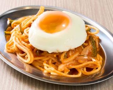目玉焼ナポリタン Fried egg Napolitan