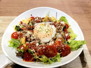 ピリ辛特製タコライス 温玉添え