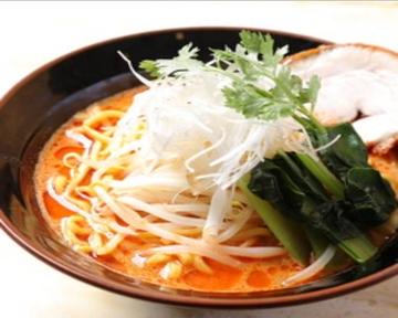 揚げチャーシュートムヤムラーメン TOM YUM AND DEEP FRIED PORK NOODLE