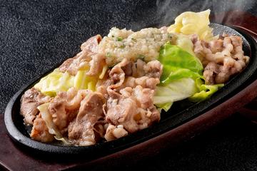 ざく切り塩ねぎ 牛カルビ鉄板焼き