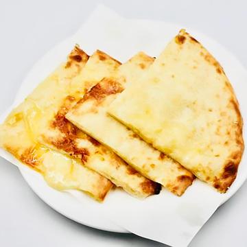 チーズナン / Cheese Naan