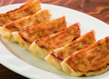 焼き餃子 Pan-Fried Gyoza Dumplings