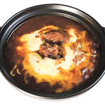 牛すじ煮込みチーズカレー