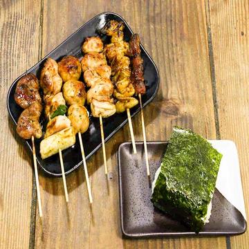 お好きなおにぎりと自慢の炭火焼き鳥6本セット