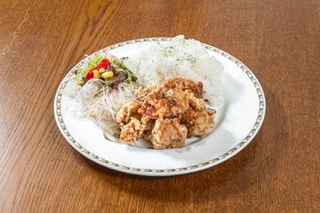 スパイシーチキンセット(ライス、サラダ付き)