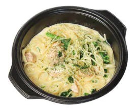 若鶏とほうれん草の濃厚クリームパスタ