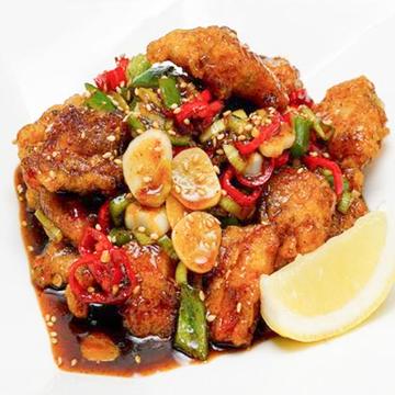 カンプンギ Kkanpunggi Korean-Style Fried Chicken