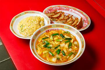 [200円お得]スタミナラーメン+ギョーザ+焼めし(小)セット