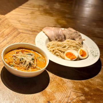 特製胡麻坦々つけ麺(豚焼豚2枚+鶏焼豚2枚+煮卵)