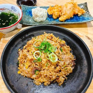 選べる炒飯・唐揚げ(2個)・焼売(1個)わかめスープセット【酢油】