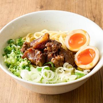 味玉のせ肉ネギまぜそば Seasoned Egg Mazesoba