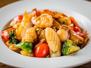 58 クッティオパッキーマオ(激辛シーフード焼ききし麺)