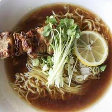 鶏そばしょうゆ(やきとり1本)