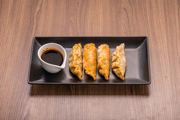 韓国肉揚げ餃子 4個入り