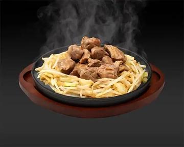 タレハラミ炒め Pork skirt steak stir-fried with vegetables and yakiniku sauce