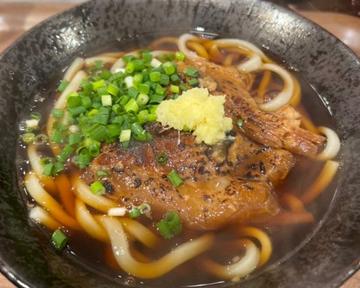 名物！炙り軟骨ソーキうどん 大