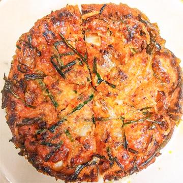 キムチ豚肉チヂミ Pork and Kimchi Pancake