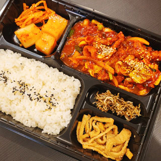 チェユクポックム(豚のコチュジャン炒め)弁当[スープ付き・おかず付き]