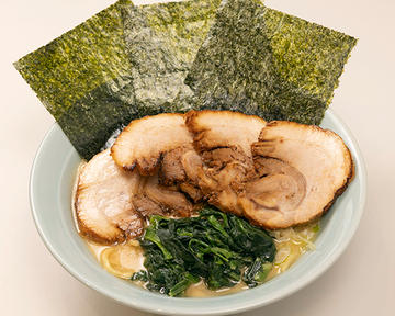 チャーシューメン(薬味ネギ、ほうれん草、のり3枚、チャーシュー4枚)