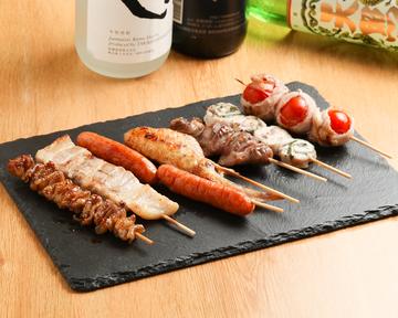 焼き鳥おまかせ7本盛り合わせ Yakitori Assorted Platter