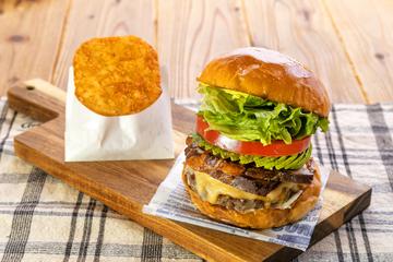 アボカドベーコンチーズバーガー