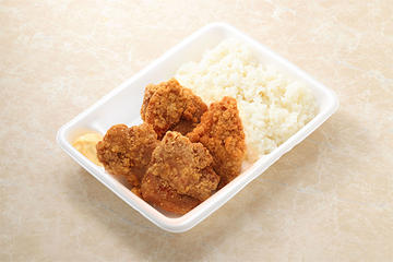 特大唐揚げ弁当 醤油4個