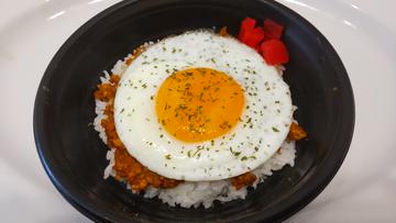 キーマカレー丼
